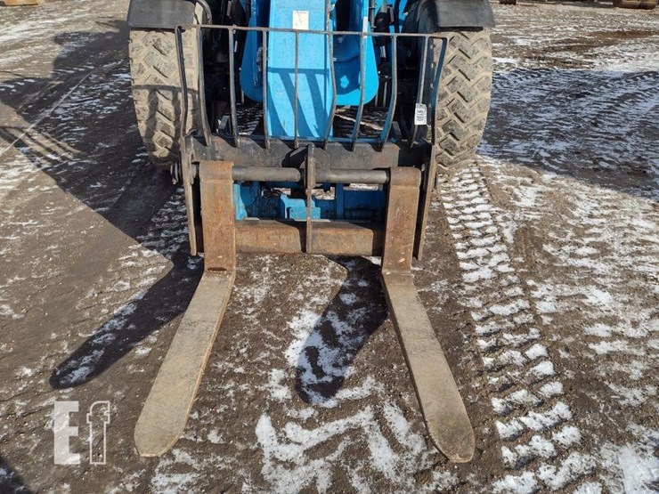 2019-genie-gth1544-image-12