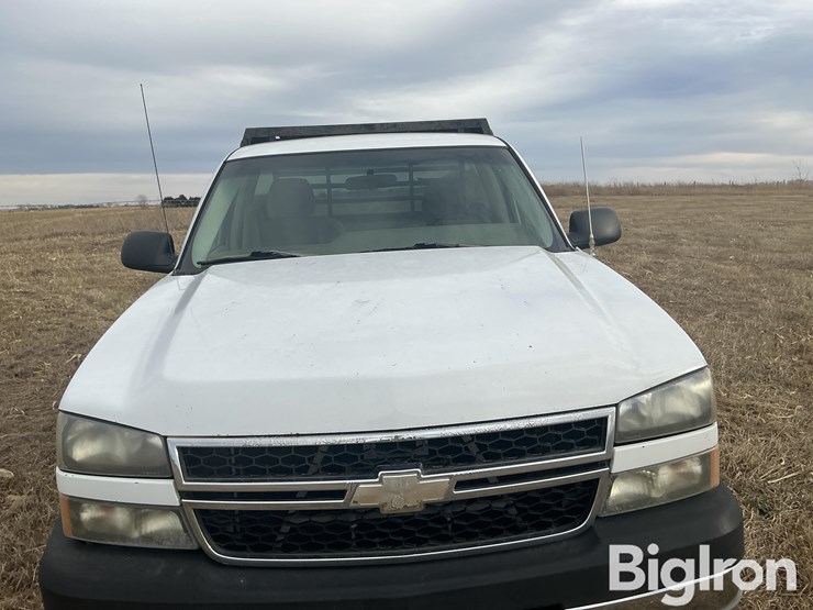 2005-chevrolet-silverado-2500-image-12