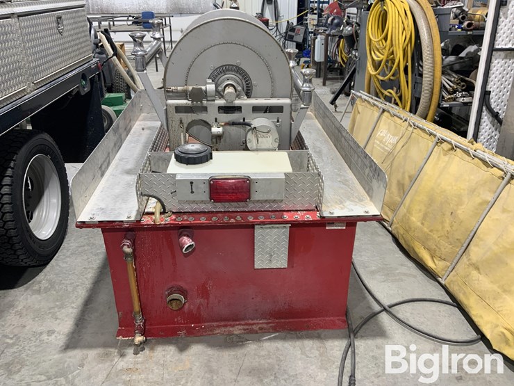 fiberglass-water-tank-w/electric-motor-image-6