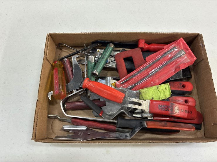 #115303-•-box-of-misc-body-tools-image-1