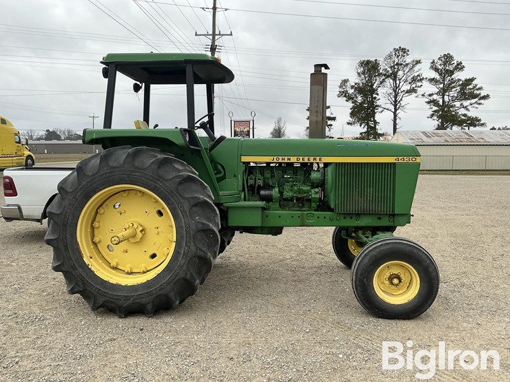 john-deere-4430-image-4