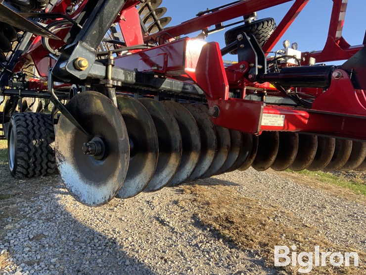 2020-case-ih-345-image-15