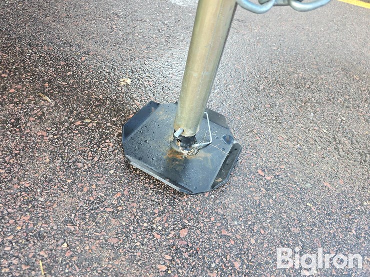 2018-keystone-outback-330rl-travel-trailer-image-12