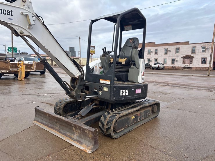 2013-bobcat-e35-image-5