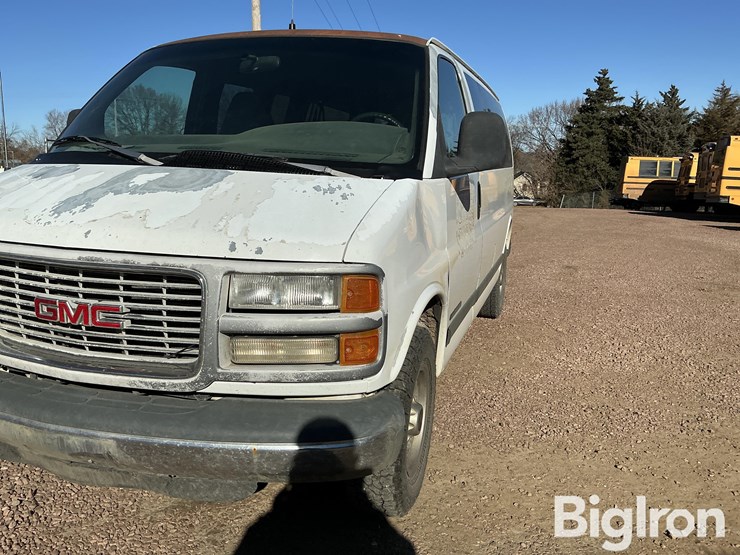 2000-gmc-2500-image-9