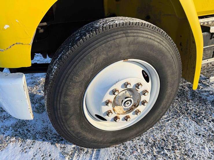 1984-freightliner-fl70-image-13