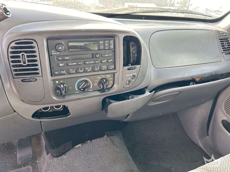 2001-ford-f150-image-18