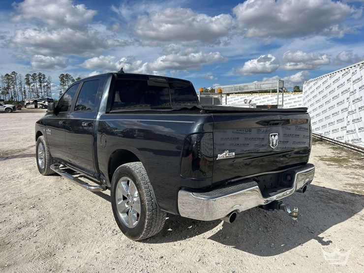 2013-dodge-1500-image-4