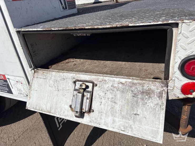 2014-ford-f550-image-25