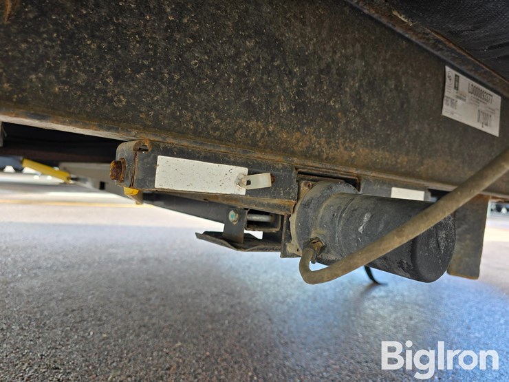 2018-forest-river-wildwood-28rlss-travel-trailer-image-19