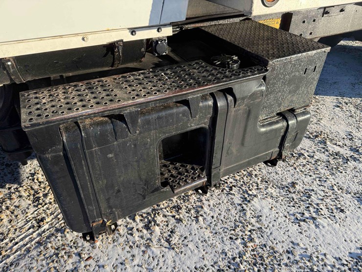 1996-ford-l-image-15