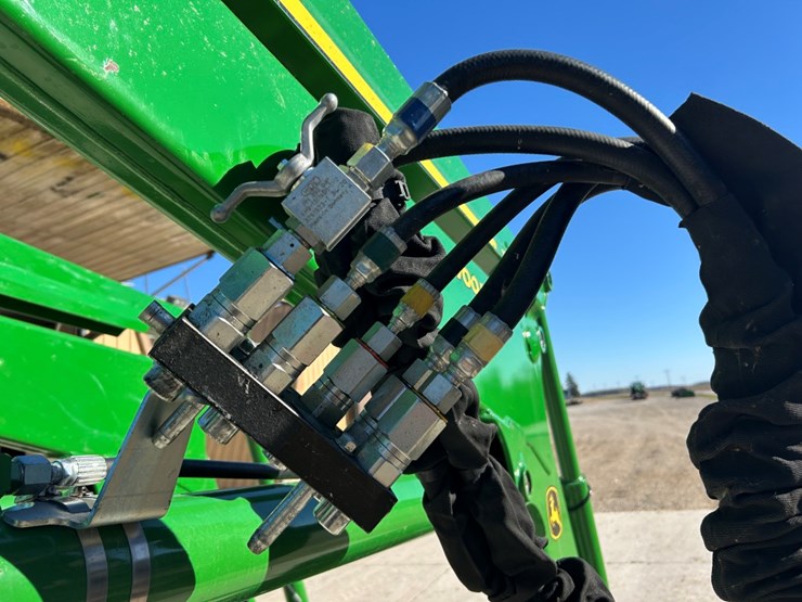 john-deere-700m-image-17