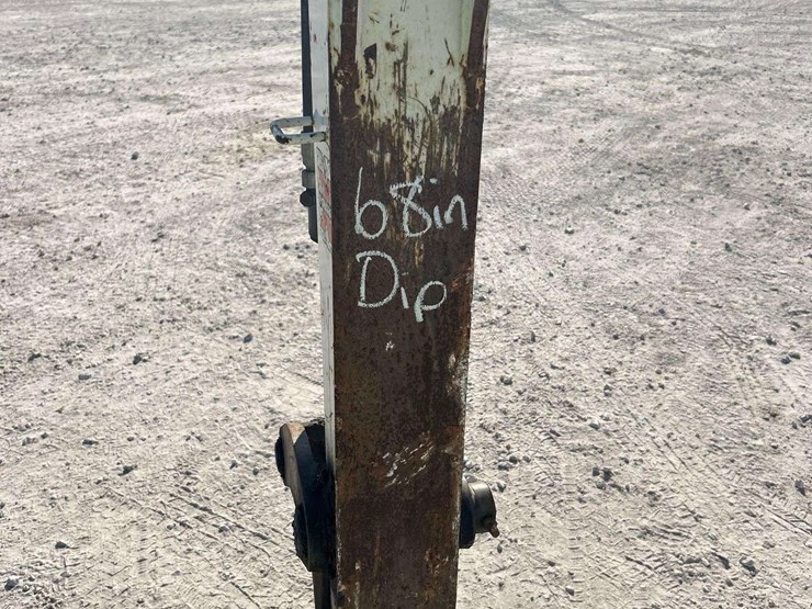 2011-bobcat-e50m-mini-excavator-image-17