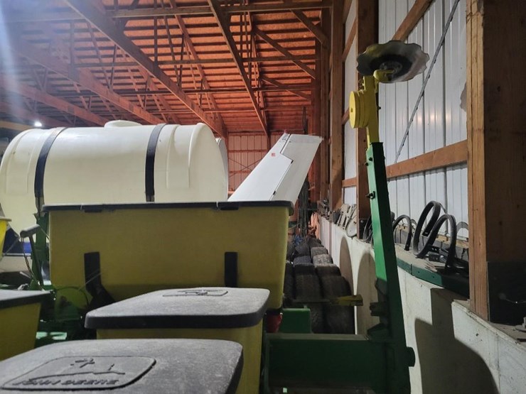 john-deere-7000-image-17