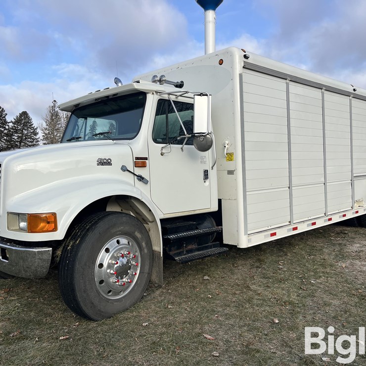 2000 INTERNATIONAL 4900