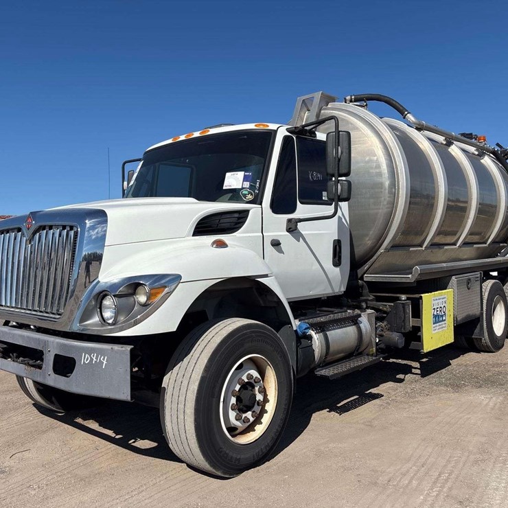 2018 INTERNATIONAL WORKSTAR 7400