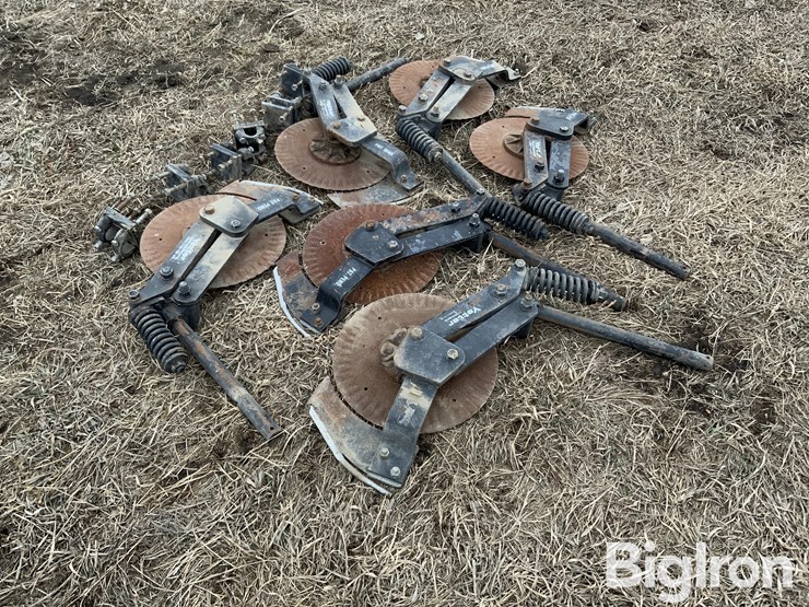 yetter-single-disc-fertilizer-openers-w/mounting-brackets-image-7