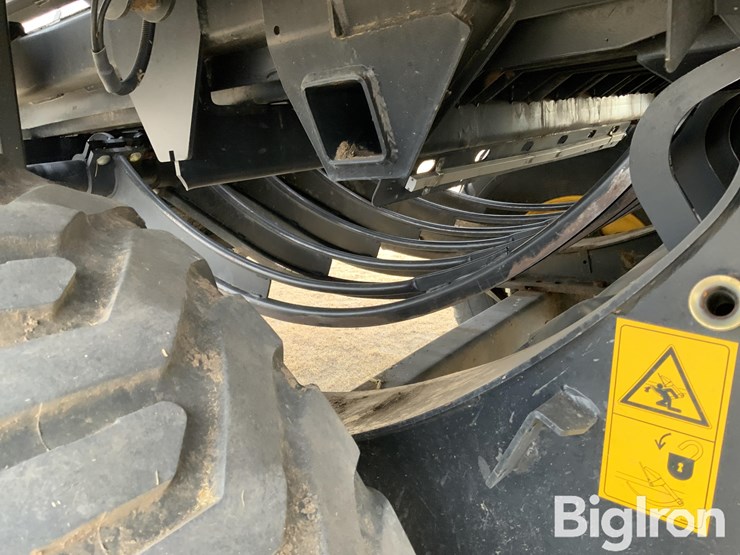 2013-new-holland-340-image-12