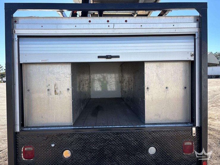 2017-ford-f550-image-30