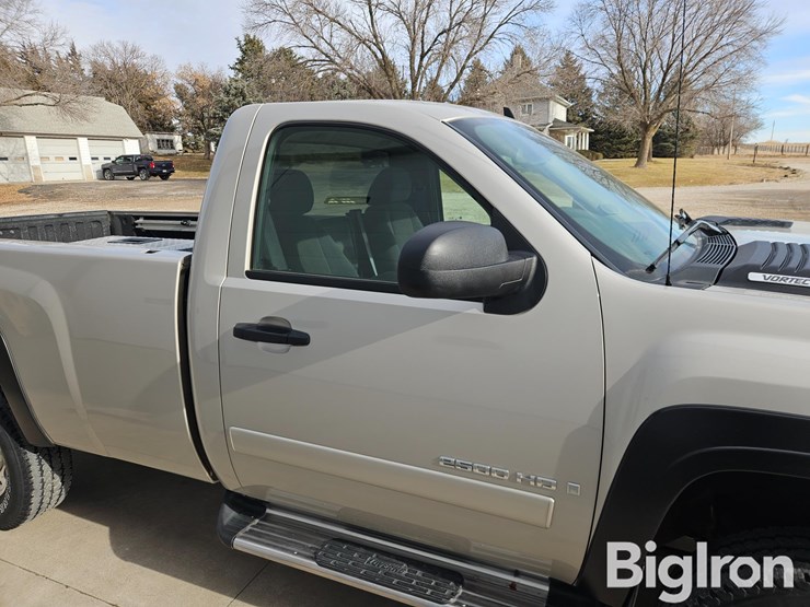 2007-chevrolet-silverado-2500-lt-image-15