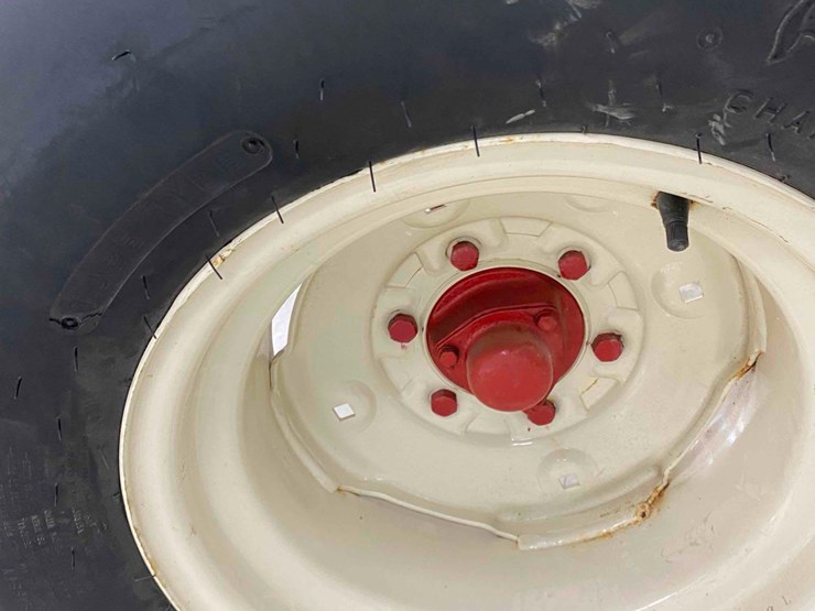 farmall-1206-open-station-restored-image-75