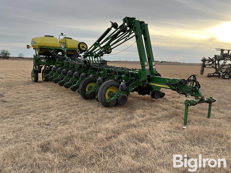 2005-john-deere-1770nt-ccs-image-3