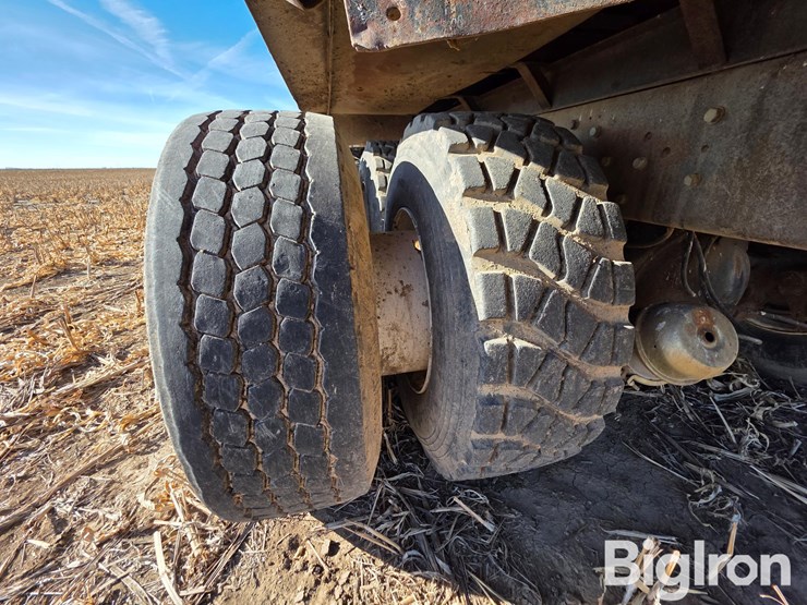 1975-international-f5070-image-12