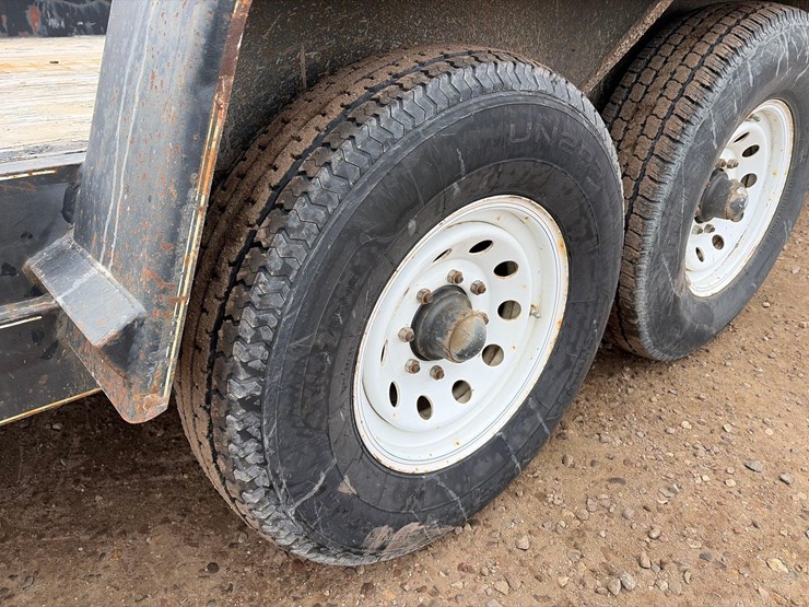 2001-dct-20-ft.-car-trailer-image-9