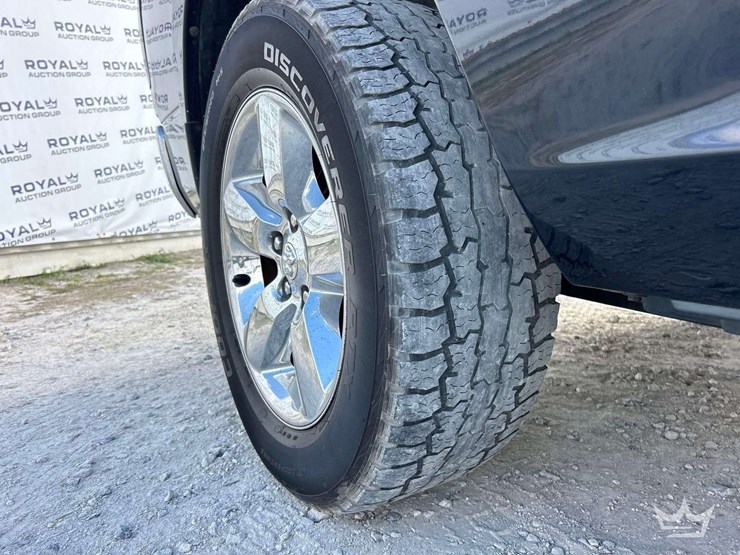 2013-dodge-1500-image-28