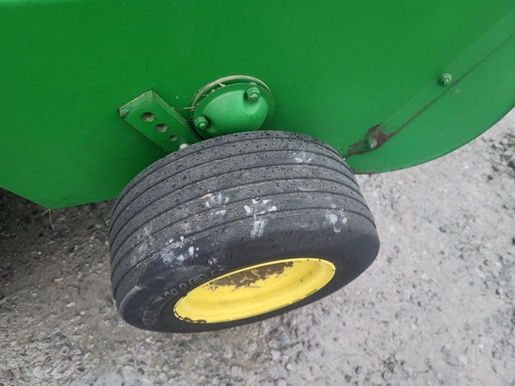 john-deere-348-image-40