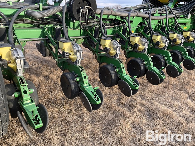 2005-john-deere-1770nt-ccs-image-17