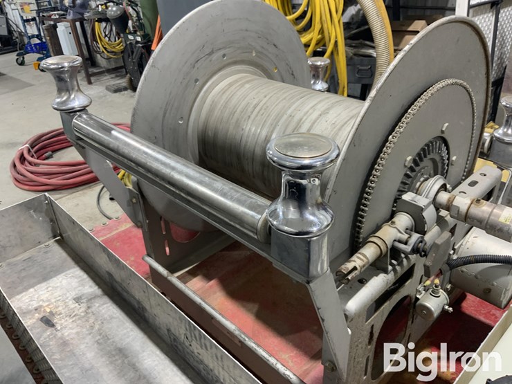 fiberglass-water-tank-w/electric-motor-image-13