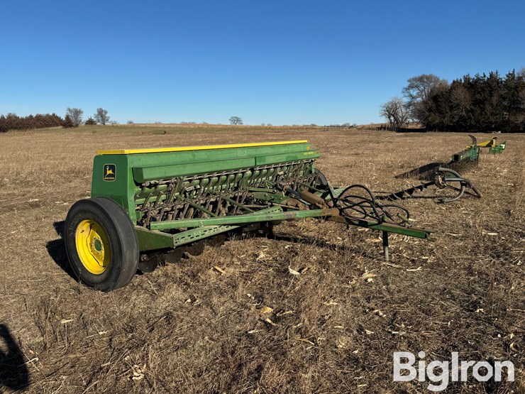 john-deere-8200-image-3