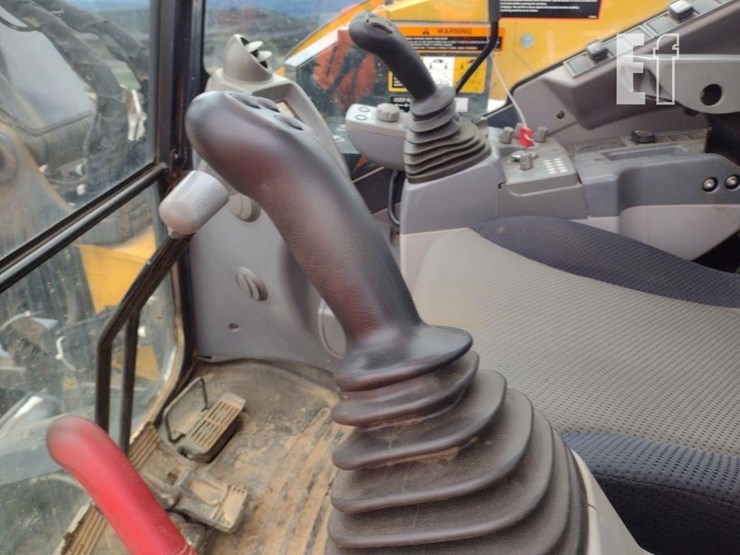 2021-deere-85g-image-10