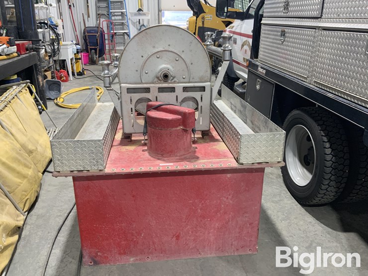 fiberglass-water-tank-w/electric-motor-image-2