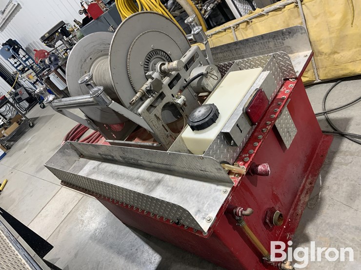 fiberglass-water-tank-w/electric-motor-image-8