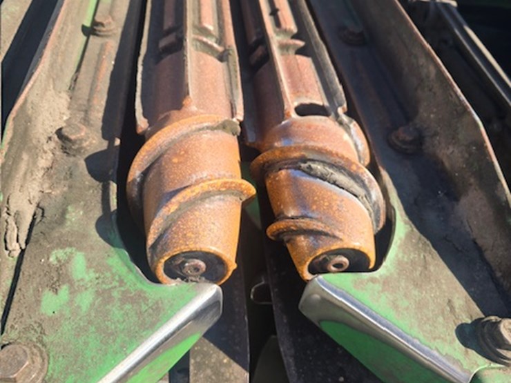 2021-john-deere-c12f-image-15