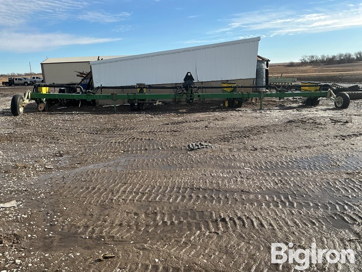 john-deere-7300-image-2