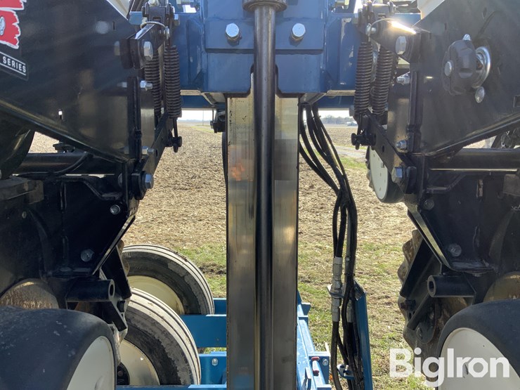 2009-kinze-3600-image-17