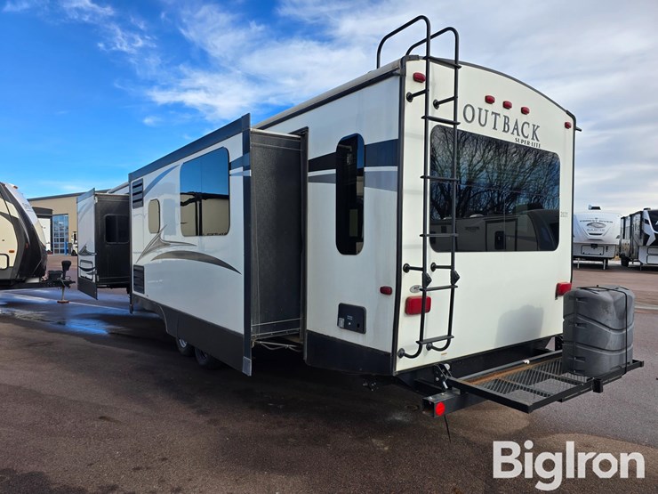 2018-keystone-outback-330rl-travel-trailer-image-7