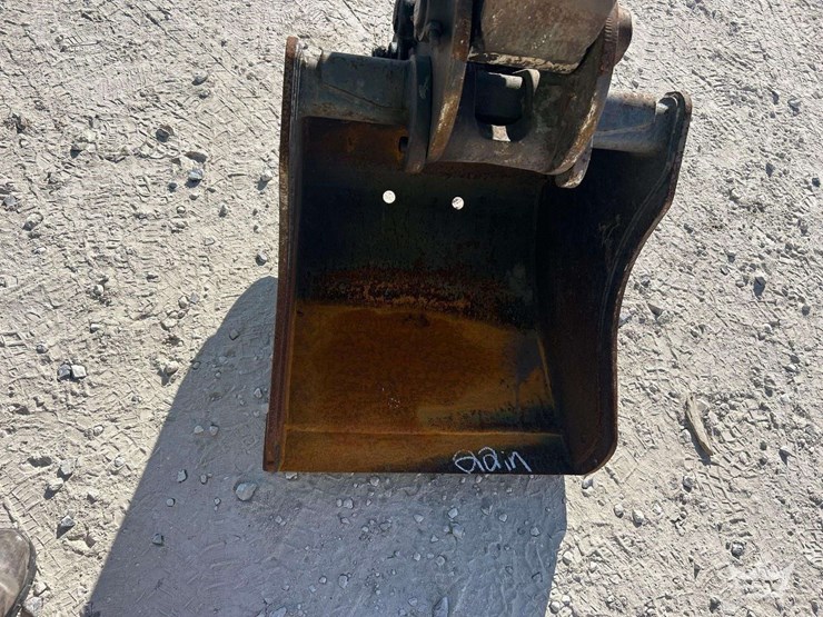 2011-bobcat-e50m-mini-excavator-image-16