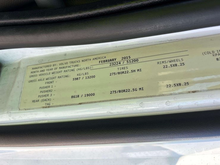 2016-volvo-vnl-t/a-sleeper-cab-truck-tractor-image-6