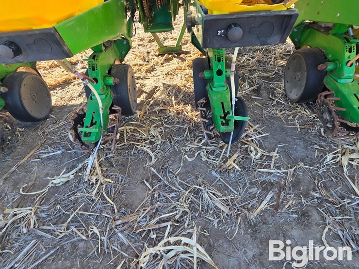 john-deere-1750-image-14