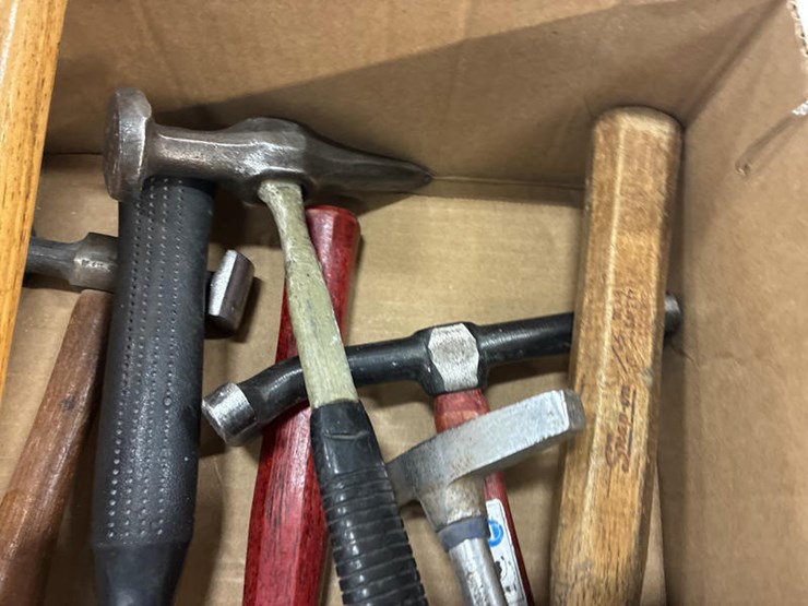 #115291-•-assortment-of-body-hammers-image-4