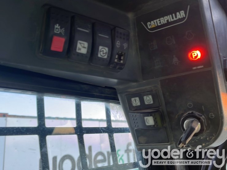 2012-caterpillar-252b3-image-31