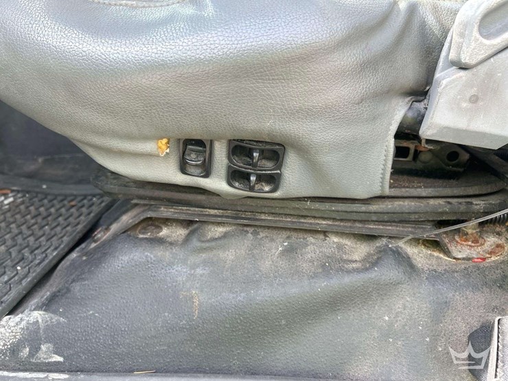 2013-ford-f750-image-18