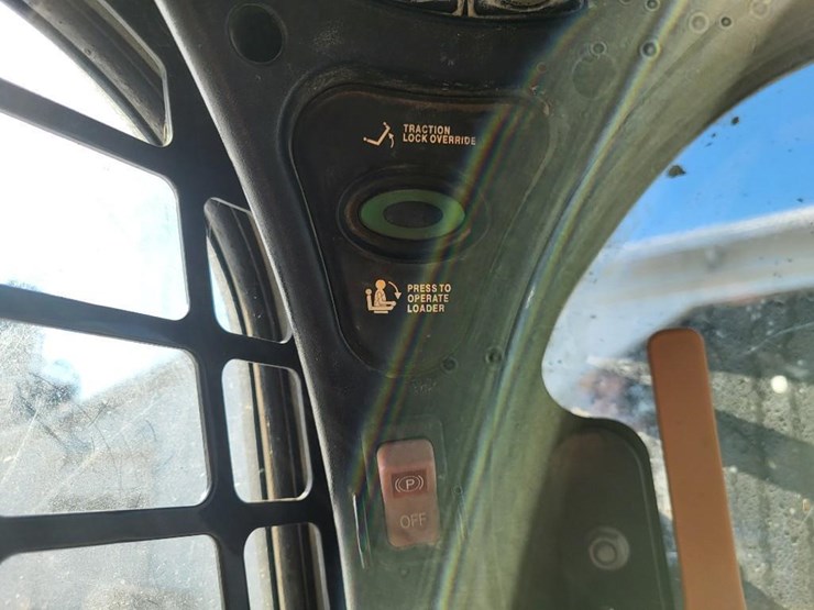 2017-bobcat-t630-image-38