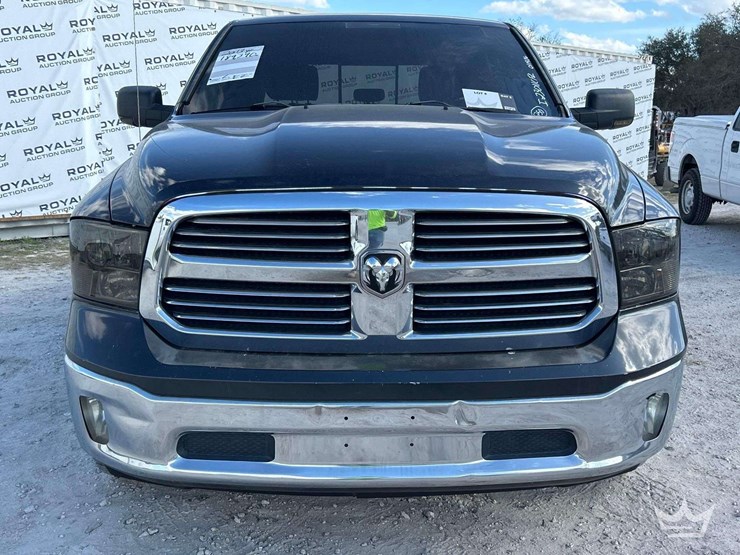 2013-dodge-1500-image-30