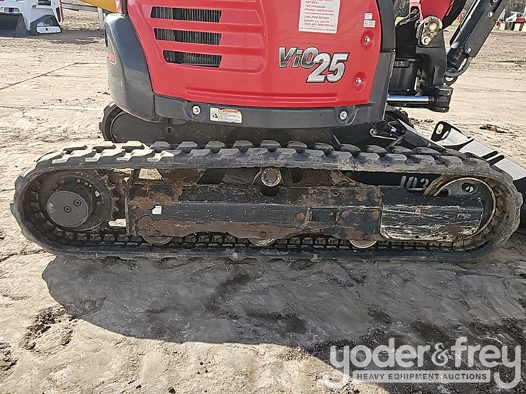 2021-yanmar-vio25-image-8