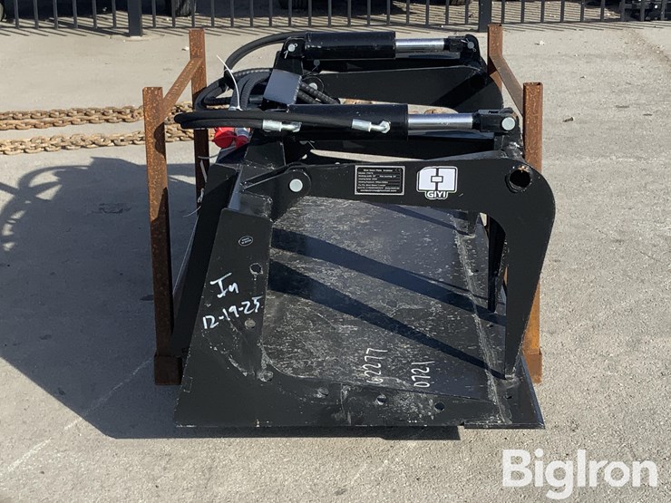 2025-giyi-pg72-72"-skid-steer-plate-grabber-grapple-bucket-image-4